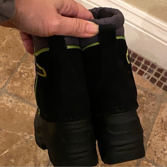 NWOT~TOTES Toddler Black Green Snow Boots Size 8-Unisex - Picture 4 of 7